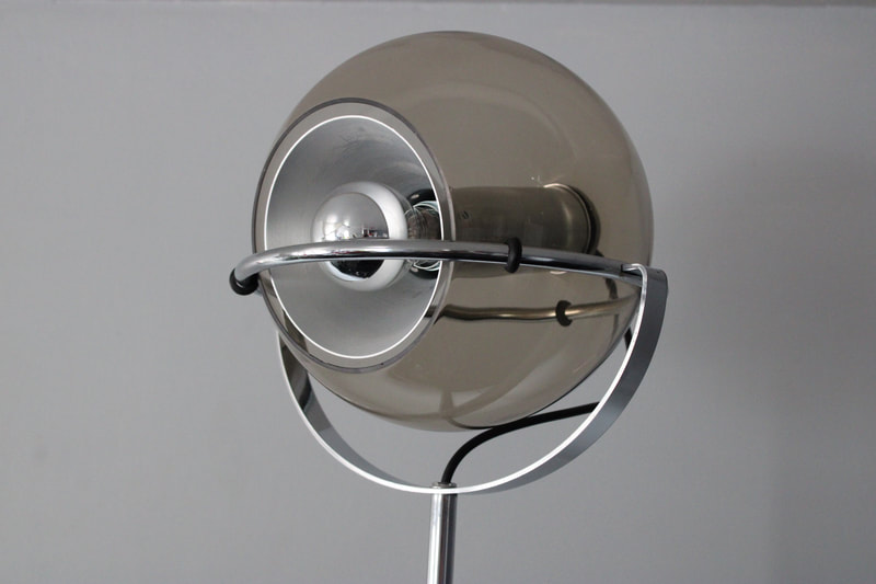 Vintage design 'Globe' vloerlamp Raak Frank Ligtelijn D200021 licht getint 