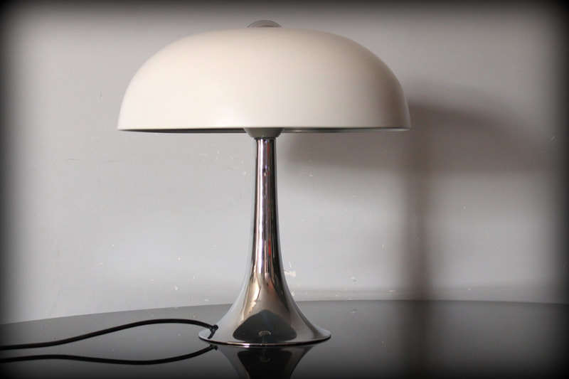 Vintage 'mushroom' design tafellamp Philips Louis Kalf