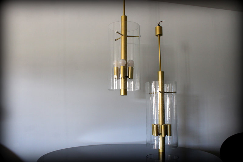 Paar vintage design cilindrische hanglampen Glashutte Limburg goudkleurig