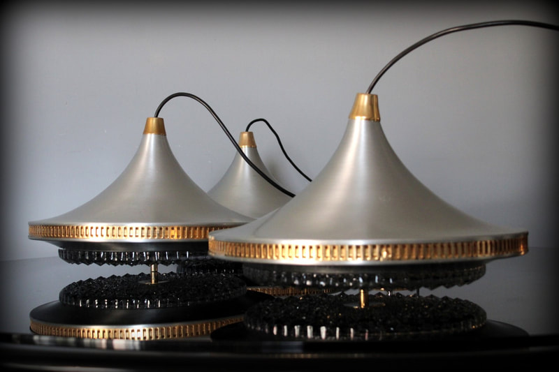 Trio vintage conische hanglampen 