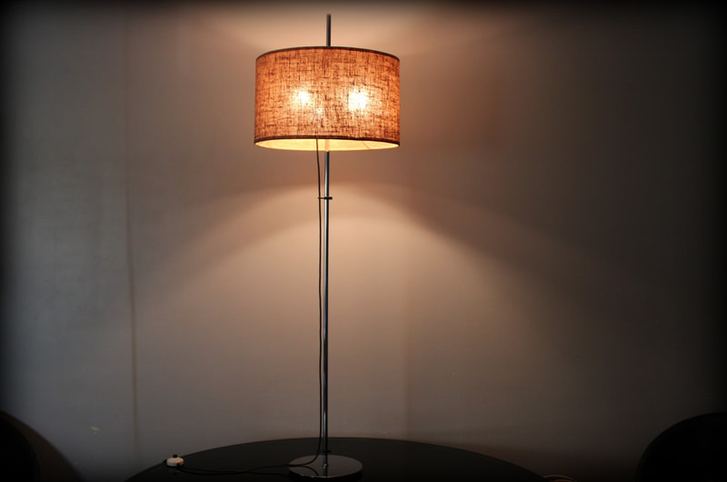 Vintage design vloerlamp Staff Leuchten met originele linnen kap