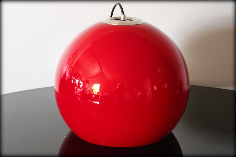 Rode opaal glazen XL vintage design hanglamp Peill & Putzler
