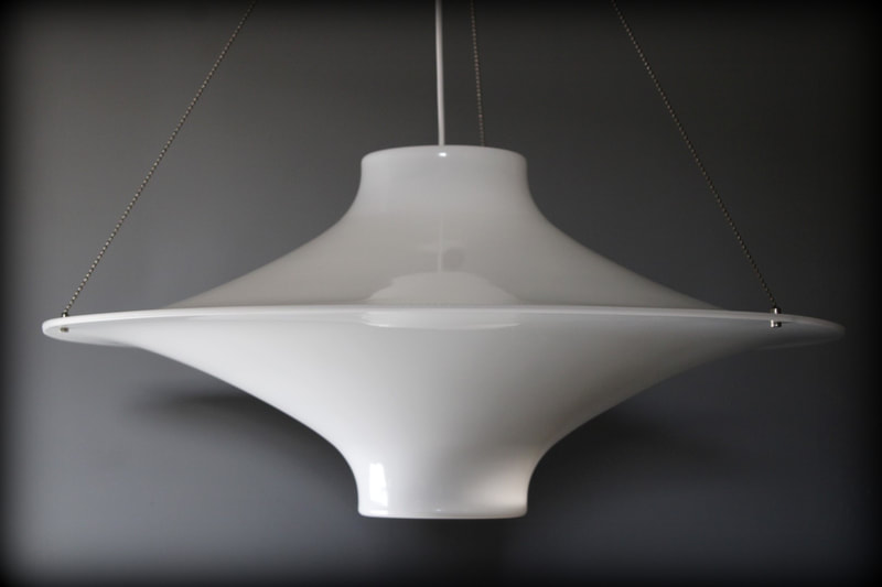 Vintage design Space Age hanglamp 'Sky Flyer' / 'Lokkie' door Yki Nummi 